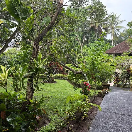 Raka Rai Bungalows